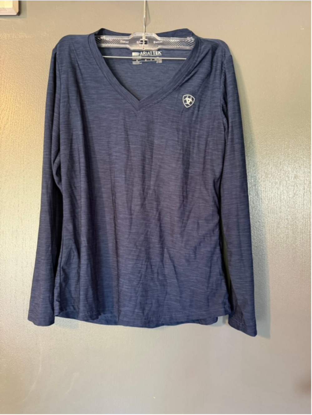 Women's Ariat Blue Long Sleeve V-Neck Tee M